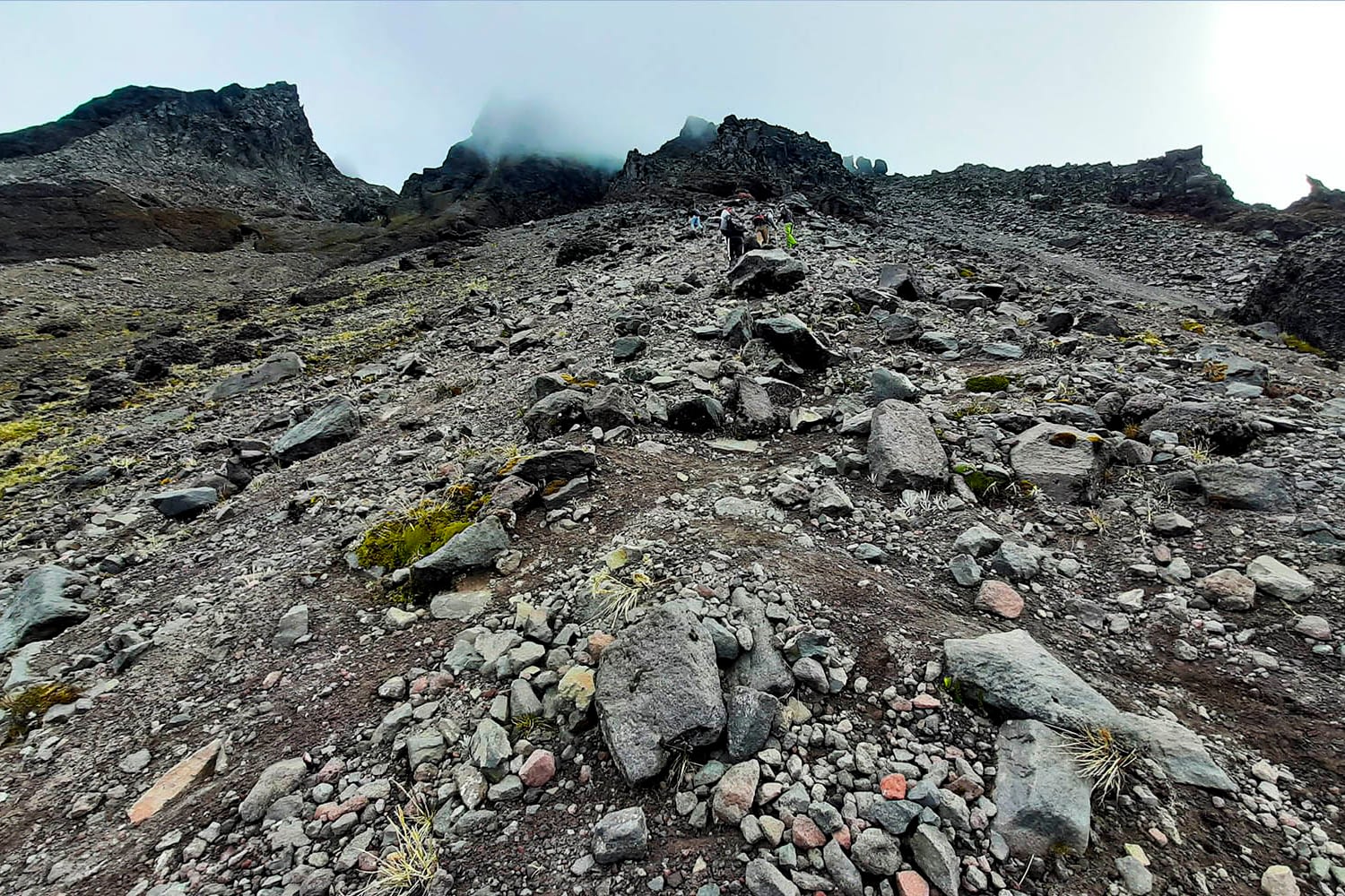 Climb Tours Cotacachi Volcano Ecuador otvalo crater high tours travelers trekking