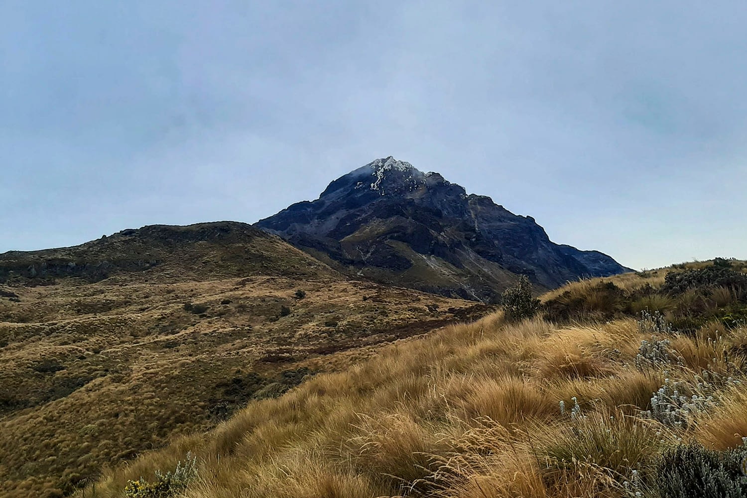 Climb Tours Cotacachi Volcano Ecuador otvalo crater high