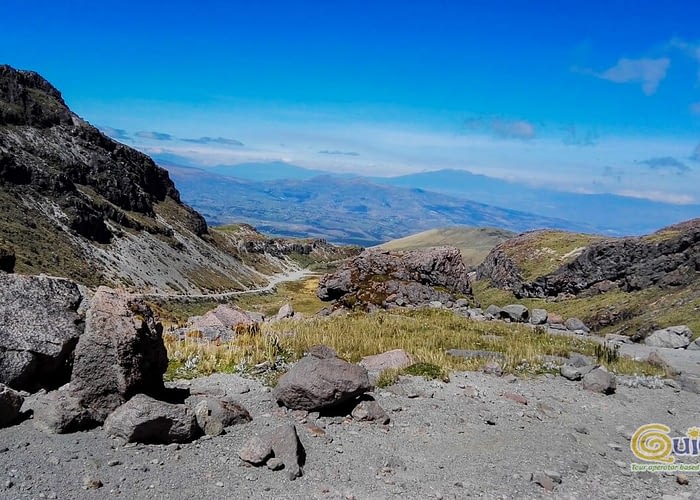 Climbing Cayambe Summit Volcano Ecuador 2 days (1)