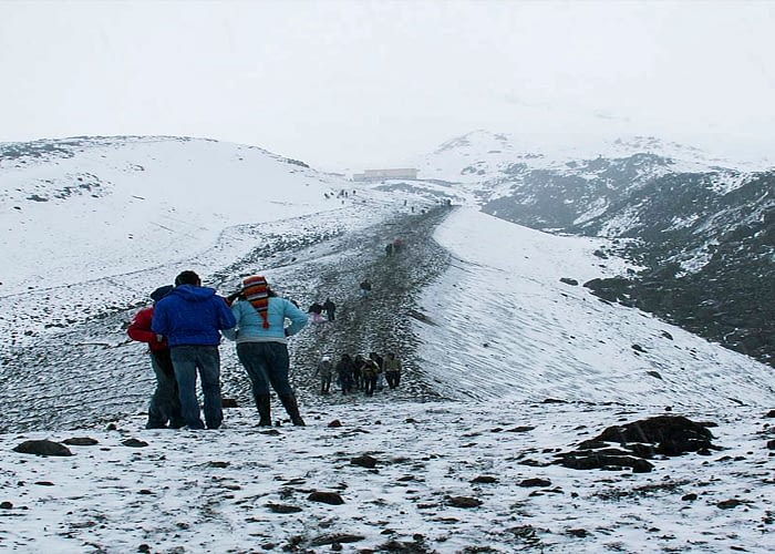 Hiking Tours to refuge Cotopaxi one day